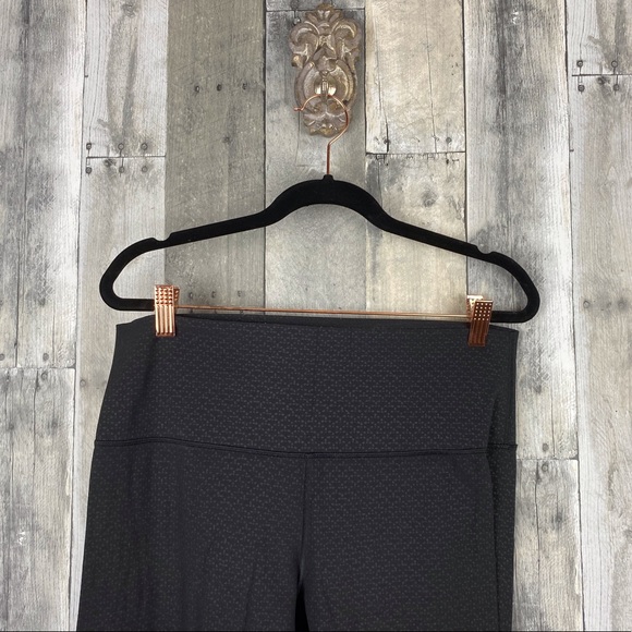 Lululemon Align 25” Leggings Black Emboss Size 12 - Picture 6 of 14